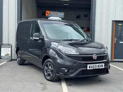 Begagnad Fiat Doblò 2019 Svart Minibuss