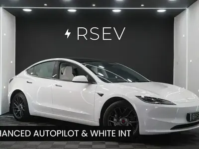 Używany Tesla Model 3 Long Range AWD 258 kW (351 KM) 2025 Sedan/Limuzyna
