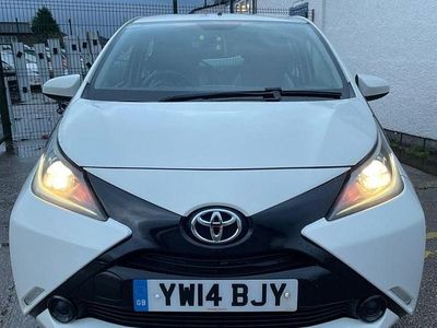 Used Toyota Aygo X-play 68 HP (50 kW) 2014 White Hatchback