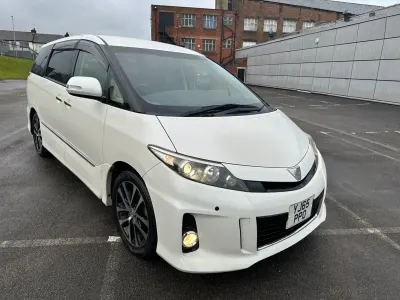 Begagnad Toyota Estima