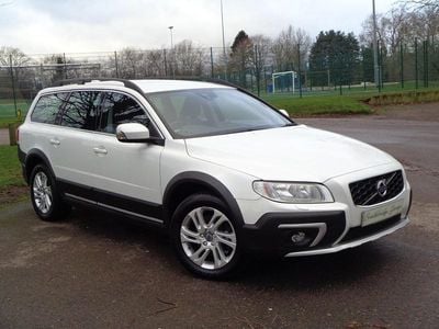 Premium crystal white metallic Used 2015 Volvo XC70 SE Estate | £14,995 (Fair price)