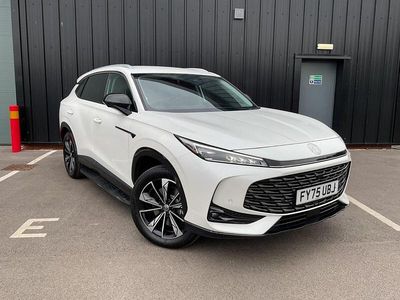 White New 2025 MG HS Trophy SUV | £28,999