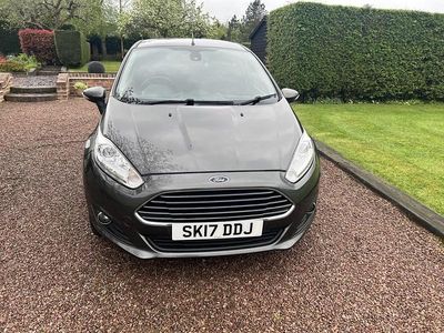 Używany Ford Fiesta Titanium 2017 Szary Hatchback