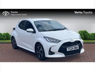 Used Toyota Yaris Hybrid Design 116 HP (85 kW) 2024 White Hatchback