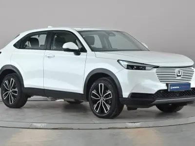 Używany Honda HR-V Elegance 131 KM (96 kW) 2022 Biały SUV
