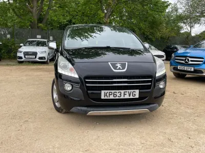 Usado Peugeot 3008 200 HP (147 kW) 2013 Preto Carrinha