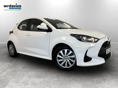 Used Toyota Yaris 116 HP (85 kW) 2023 White Hatchback