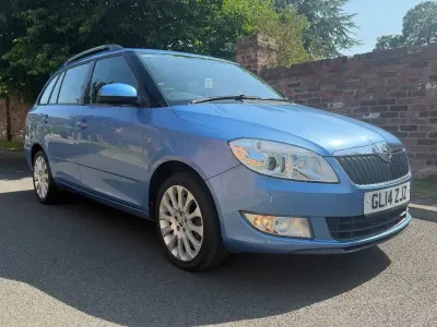 Used Skoda Fabia Elegance 105 HP (77 kW) 2014 Blue Estate
