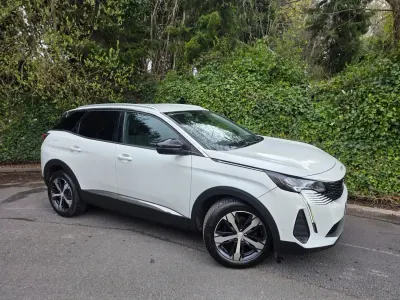 Używany Peugeot 3008 Allure 131 KM (96 kW) 2022 Biały Hatchback