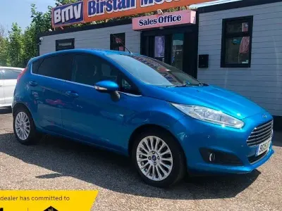 Used Ford Fiesta Titanium 125 HP (91 kW) 2015 Blue Hatchback