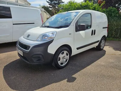 Używany Fiat Fiorino 80 KM (58 kW) 2022 Biały Minivan