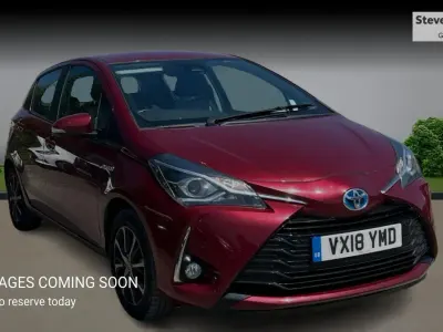 Used Toyota Yaris 100 HP (73 kW) 2018 Red Hatchback