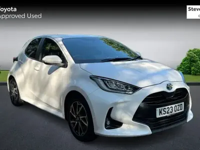 Used Toyota Yaris Design 116 HP (85 kW) 2023 White Hatchback