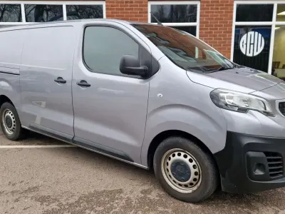 Gebraucht Peugeot Expert 2021 Grau Van
