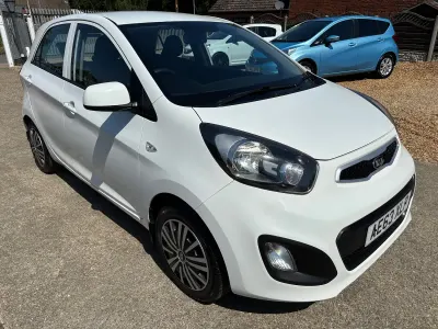 Used Kia Picanto 68 HP (50 kW) 2013 White Hatchback