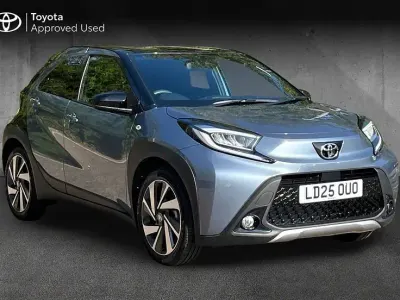 Used Toyota Aygo X 71 HP (52 kW) 2025 Persian salt with black SUV