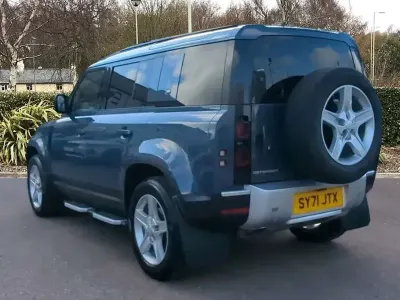 Używany Land Rover Defender SE 245 KM (180 kW) 2021 Niebieski SUV