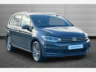 Usado VW Touran Match 150 HP (110 kW) 2025 Cinzento Monovolume