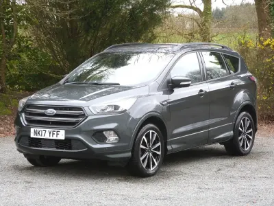 Käytetty Ford Kuga ST-Line 120 HP (88 kW) 2017 Vihreä Katumaasturi