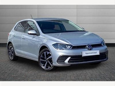 Begagnad VW Polo Match 95 HK (69 kW) 2024 Silver Halvkombi