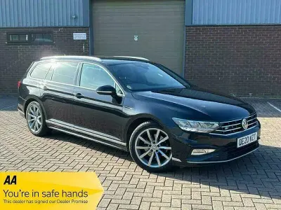 Usado VW Passat R-line 190 HP (139 kW) 2020 Preto Carrinha