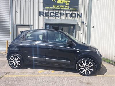 Used Renault Twingo Dynamique 70 HP (51 kW) 2015 Black Hatchback