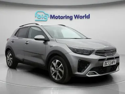 Usado Kia Stonic GT-Line S 118 CV (86 kW) 2024 Gris SUV