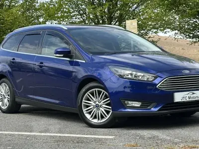 Used Ford Focus Zetec 120 HP (88 kW) 2017 Blue Estate