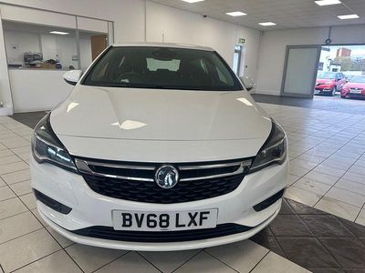 Used Vauxhall Astra SRi 2018 White Hatchback
