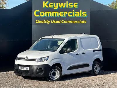 Używany Citroën Berlingo 100 KM (73 kW) 2023 Biały Minivan