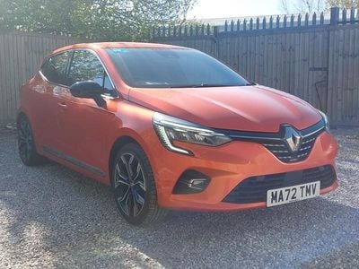 Używany Renault Clio V Techno 90 KM (66 kW) 2022 Pomarańczowy Hatchback