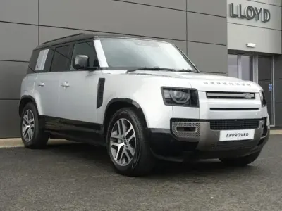 Usado Land Rover Defender SE Dynamic 404 HP (297 kW) 2024 Prateado SUV