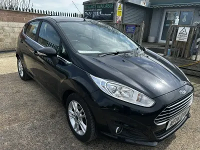 Używany Ford Fiesta Zetec 2014 Czarny Hatchback