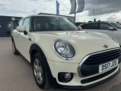 Used Mini One Clubman 116 HP (85 kW) 2017 White Estate