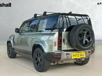 Gebraucht Land Rover Defender Dynamic 404 PS (297 kW) 2023 Grün SUV