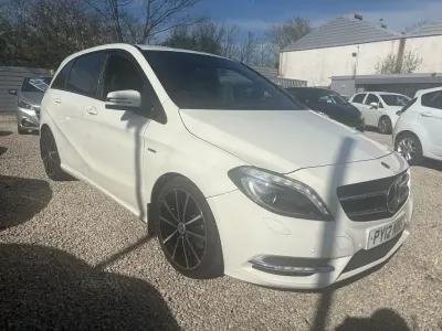 Begagnad Mercedes B180 109 HK (80 kW) 2012 Vit Minibuss