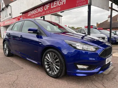 Used Ford Focus ST-Line 125 HP (91 kW) 2017 Blue Hatchback