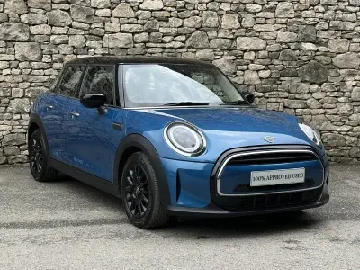 Used Mini Cooper Classic 134 HP (98 kW) 2023 Blue Hatchback