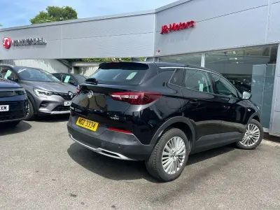 Used Vauxhall Grandland X S 128 HP (94 kW) 2019 Black SUV