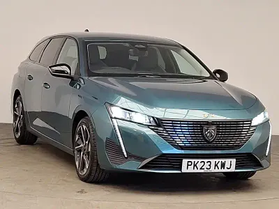 Second-hand Peugeot 308 Allure Premium 131 CP (96 kW) 2023 Albastru Break