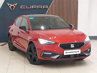 Ny Seat Leon Black Edition 2026 Röd Halvkombi