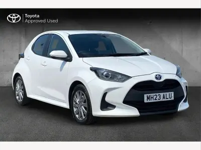 Used Toyota Yaris 116 HP (85 kW) 2023 White Hatchback