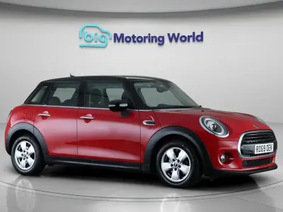 Used Mini Cooper Classic 136 HP (100 kW) 2019 Red Hatchback