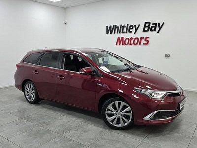 Used Toyota Auris Hybrid 2018 Red Estate