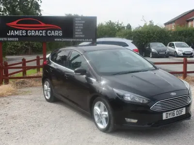 Used Ford Focus Zetec 120 HP (88 kW) 2016 Black Hatchback