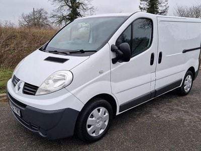 White Used 2012 Renault Trafic MPV | £3,250 (Fair price)