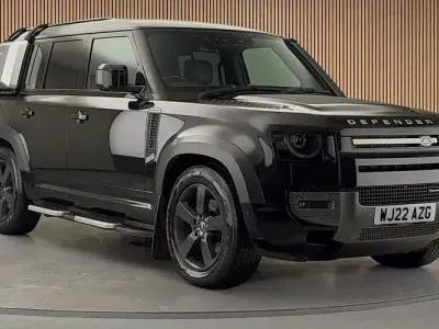 Used Land Rover Defender HSE Dynamic 249 HP (183 kW) 2025 Estate