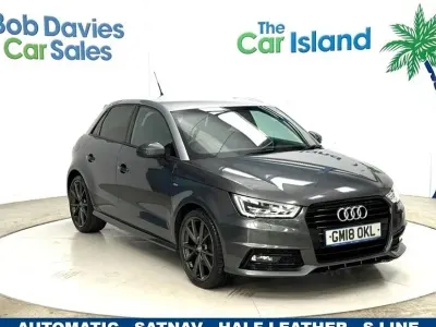 Usado Audi A1 Sportback Black Edition 125 HP (91 kW) 2018 Cinzento Citadino