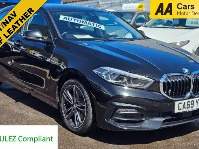 Usado BMW 118 Sport Line 140 HP (102 kW) 2020 Preto Citadino