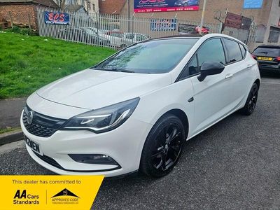 Used Vauxhall Astra SRi 2016 White Hatchback